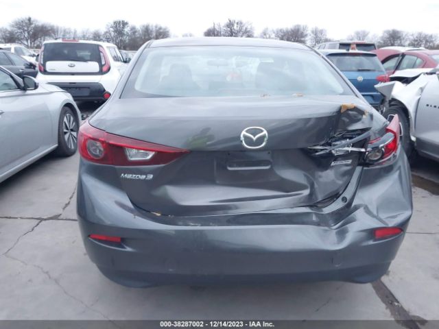 Photo 5 VIN: 3MZBN1U72HM137115 - MAZDA MAZDA3 