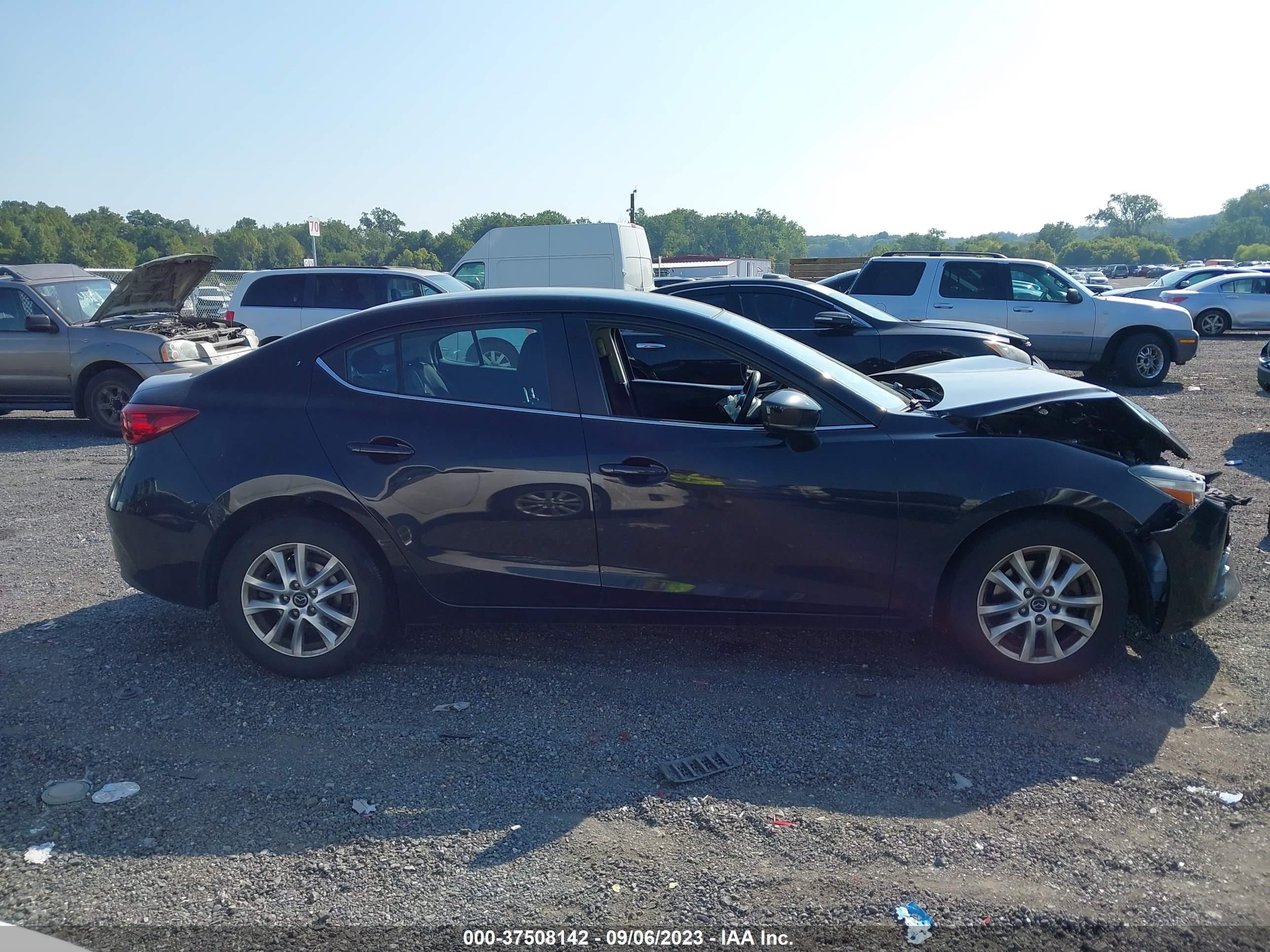 Photo 11 VIN: 3MZBN1U72HM148311 - MAZDA 3 