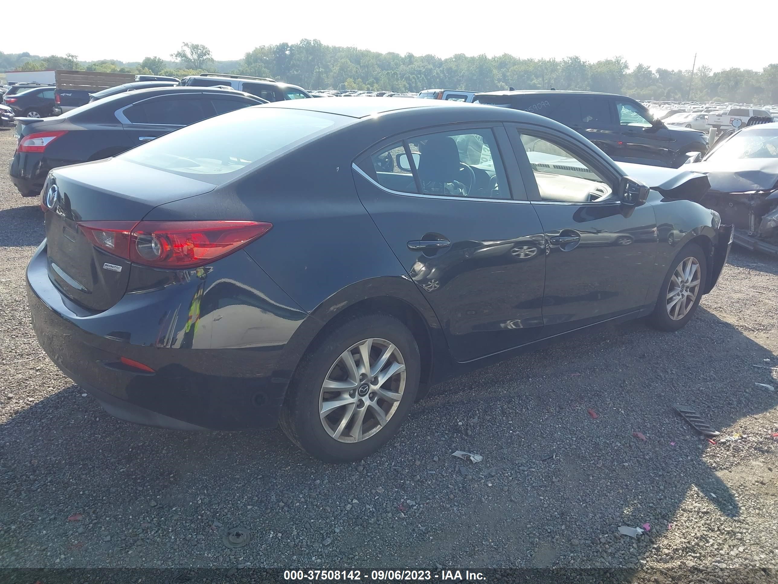 Photo 3 VIN: 3MZBN1U72HM148311 - MAZDA 3 