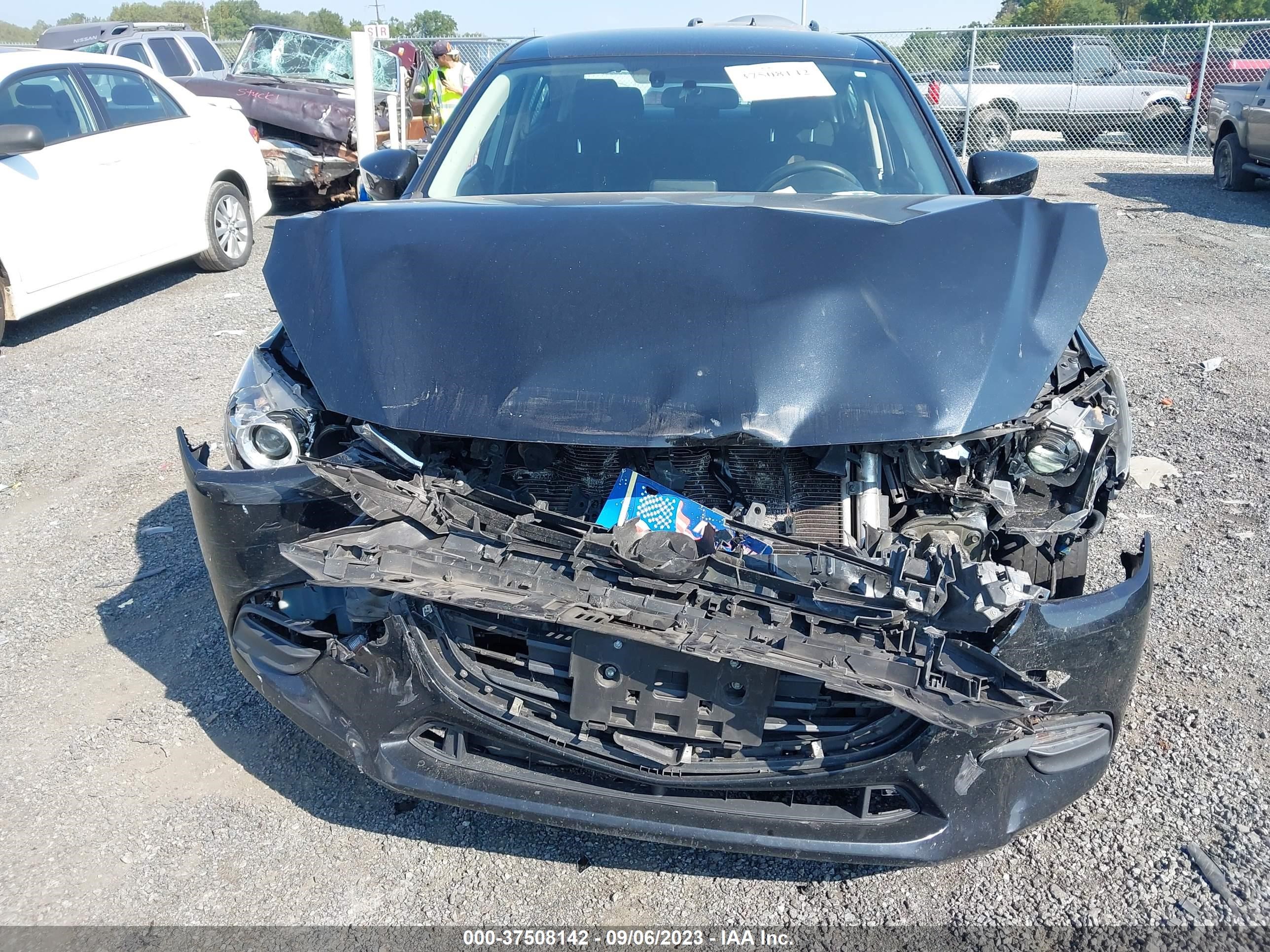 Photo 5 VIN: 3MZBN1U72HM148311 - MAZDA 3 