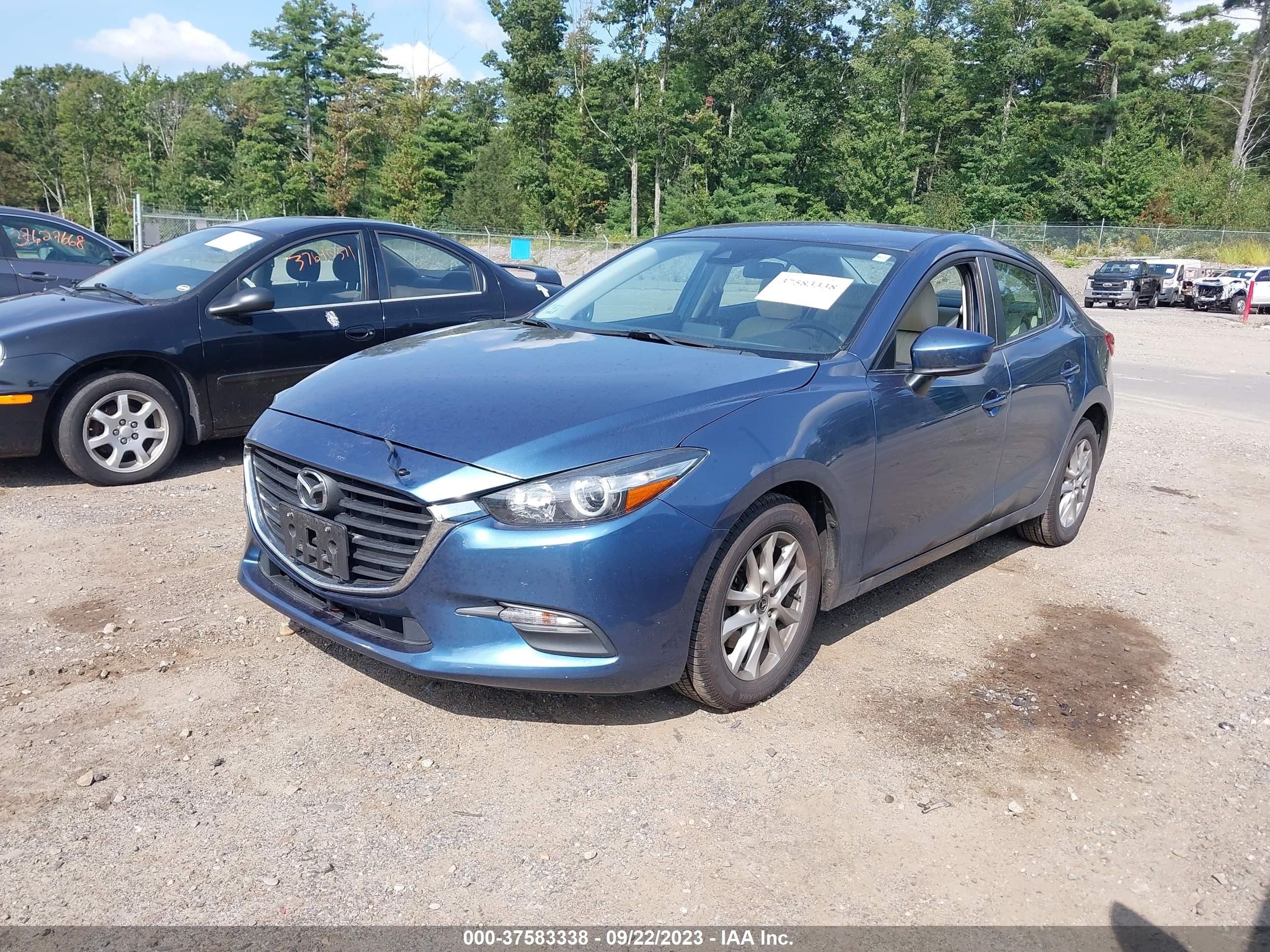 Photo 1 VIN: 3MZBN1U72JM160559 - MAZDA 3 