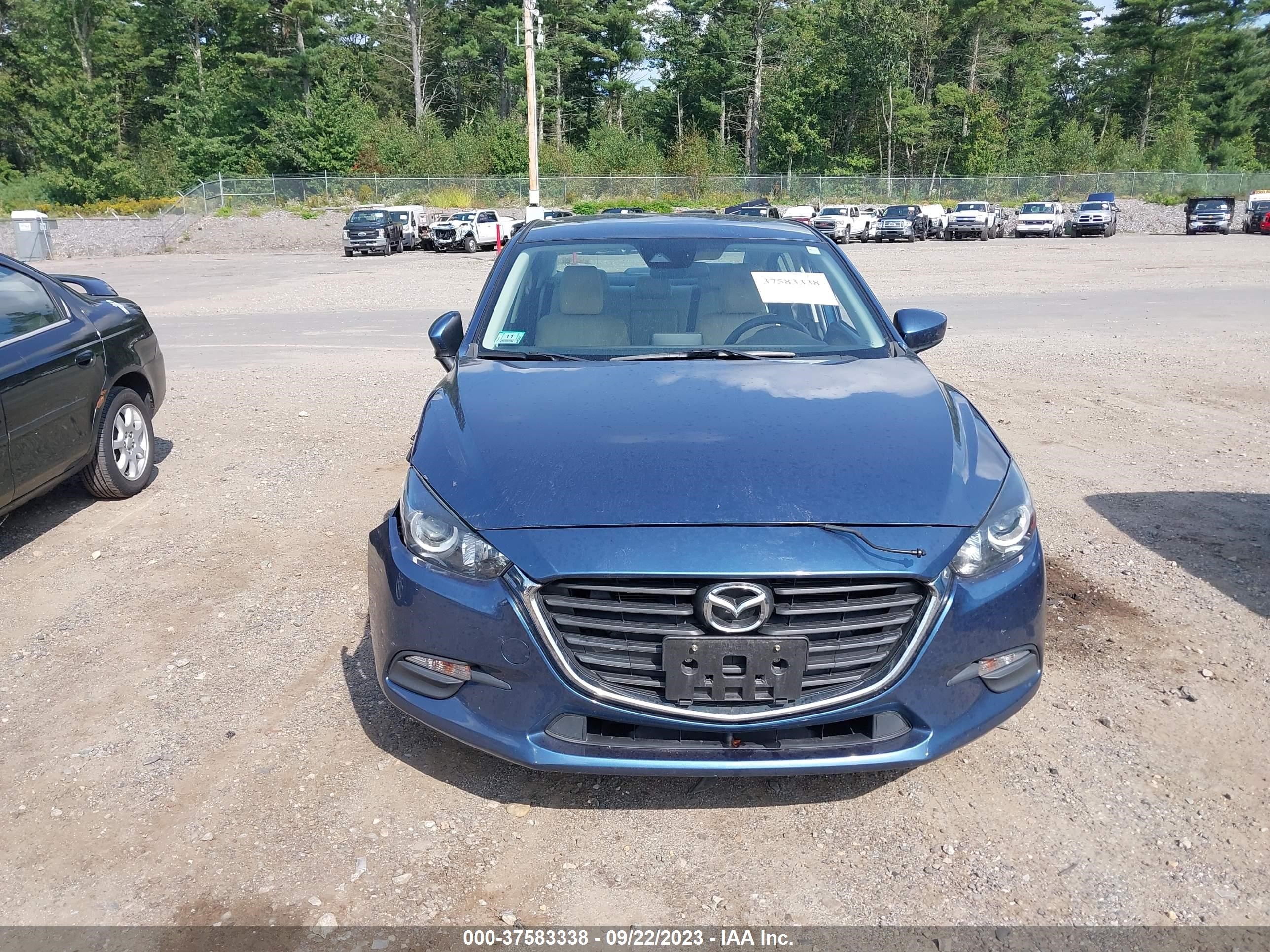 Photo 12 VIN: 3MZBN1U72JM160559 - MAZDA 3 