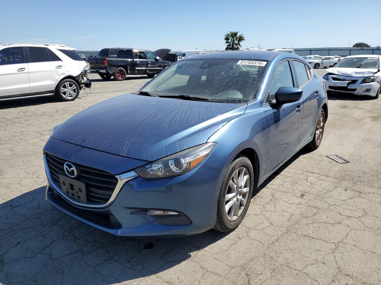 Photo 0 VIN: 3MZBN1U72JM174803 - MAZDA 3 