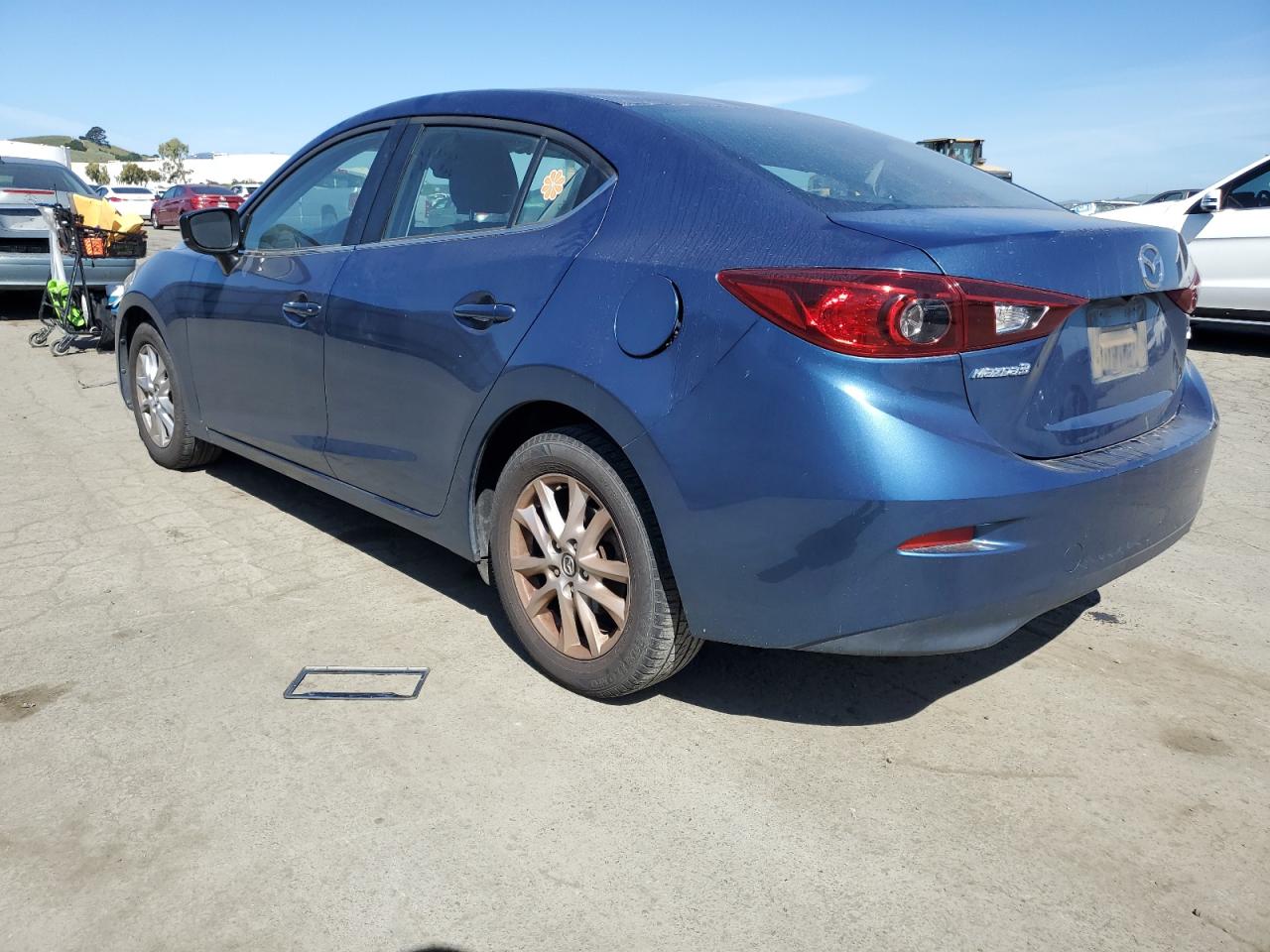 Photo 1 VIN: 3MZBN1U72JM174803 - MAZDA 3 