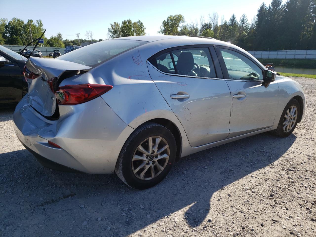 Photo 2 VIN: 3MZBN1U73JM181100 - MAZDA 3 