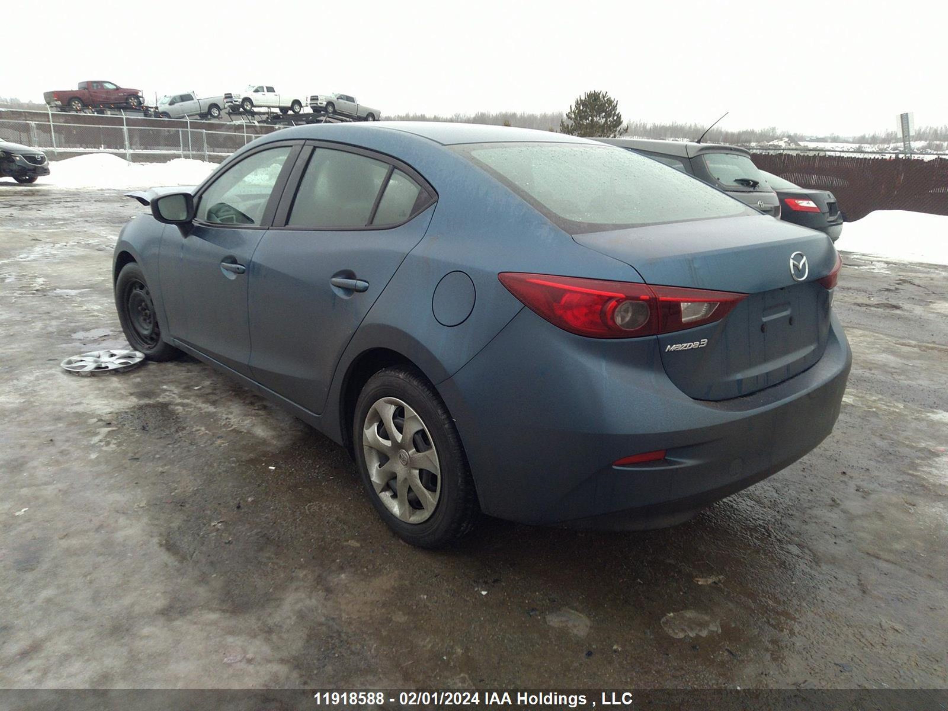 Photo 2 VIN: 3MZBN1U74JM221054 - MAZDA 3 