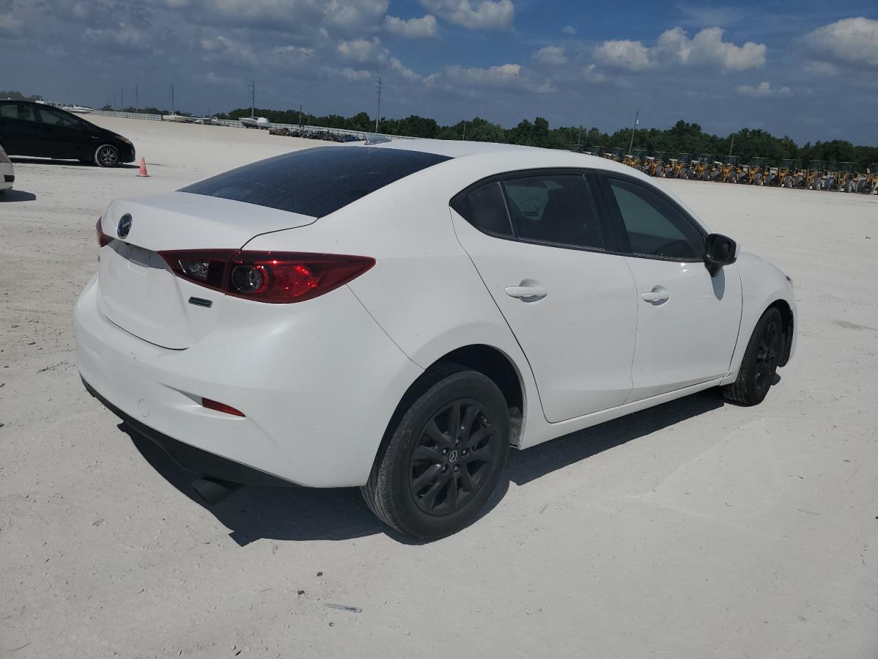 Photo 2 VIN: 3MZBN1U75JM168381 - MAZDA 3 