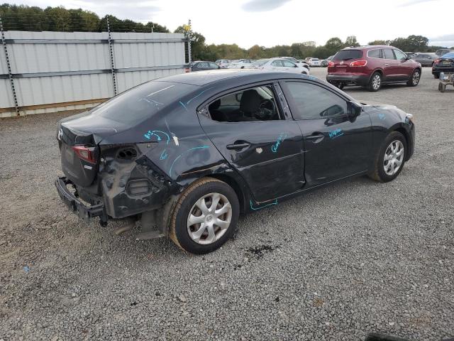 Photo 2 VIN: 3MZBN1U75JM173628 - MAZDA 3S 