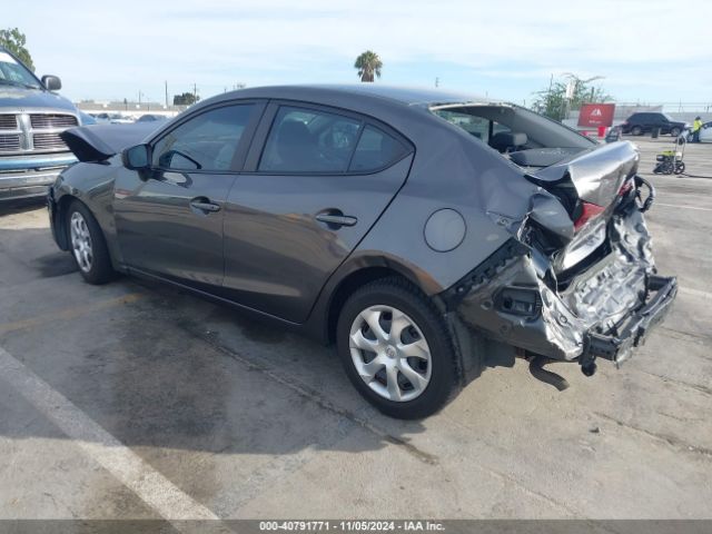 Photo 2 VIN: 3MZBN1U76HM153950 - MAZDA MAZDA3 