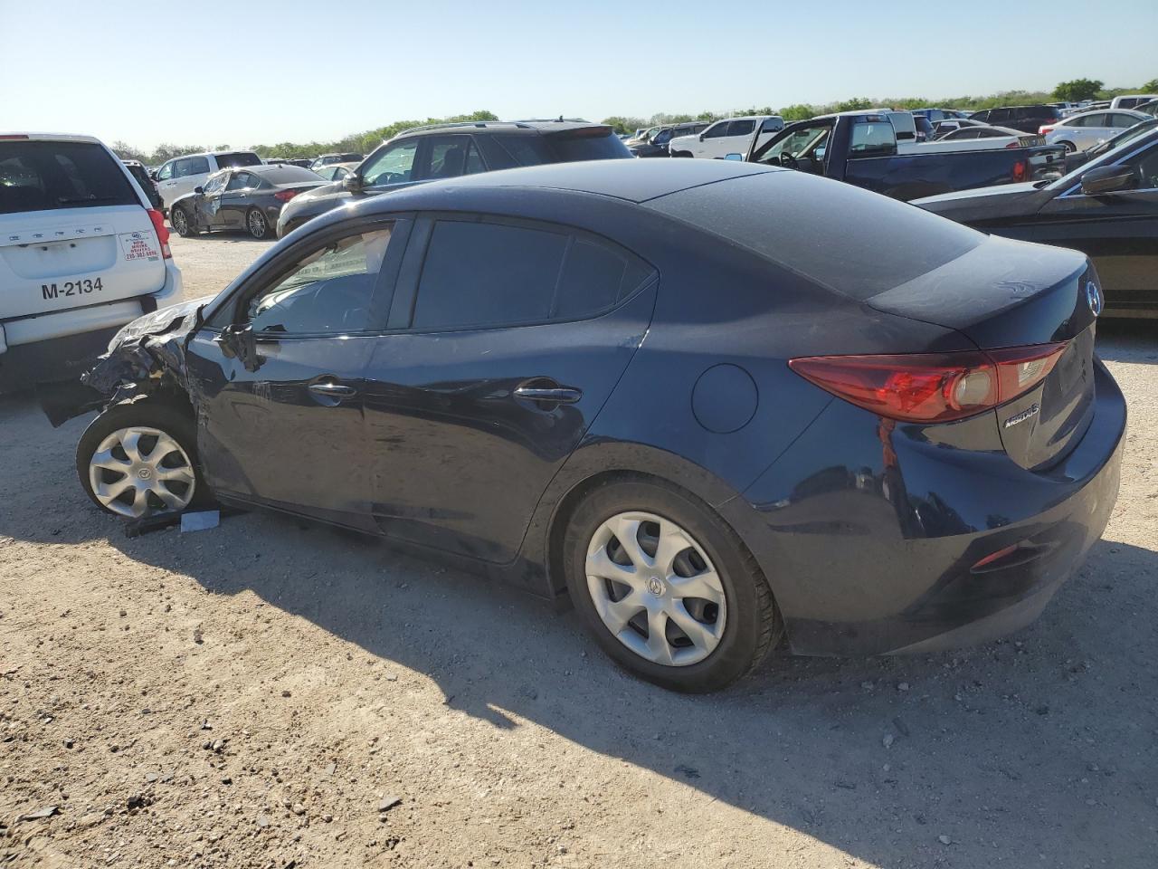 Photo 1 VIN: 3MZBN1U76JM215420 - MAZDA 3 