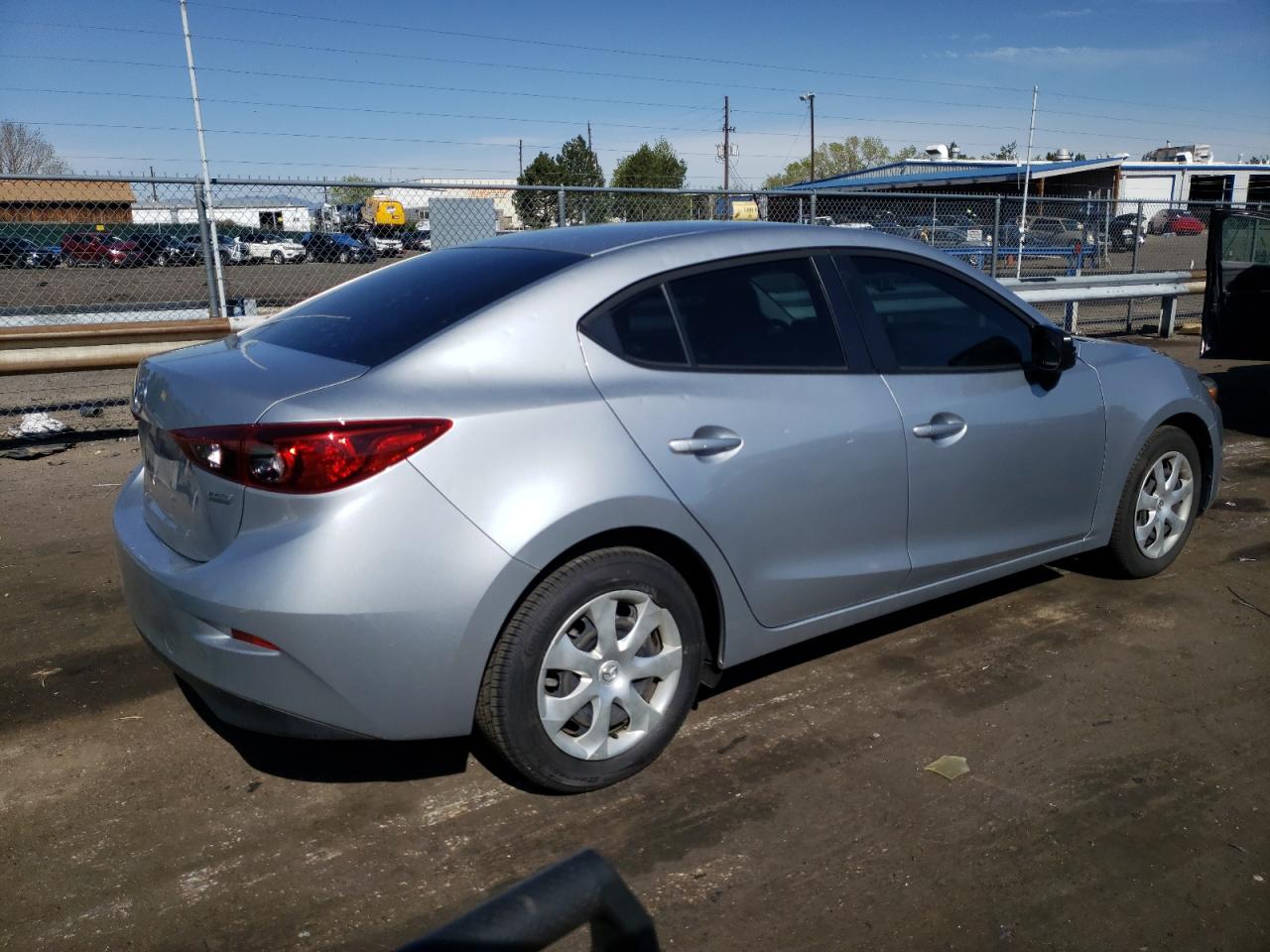 Photo 2 VIN: 3MZBN1U76JM222044 - MAZDA 3 