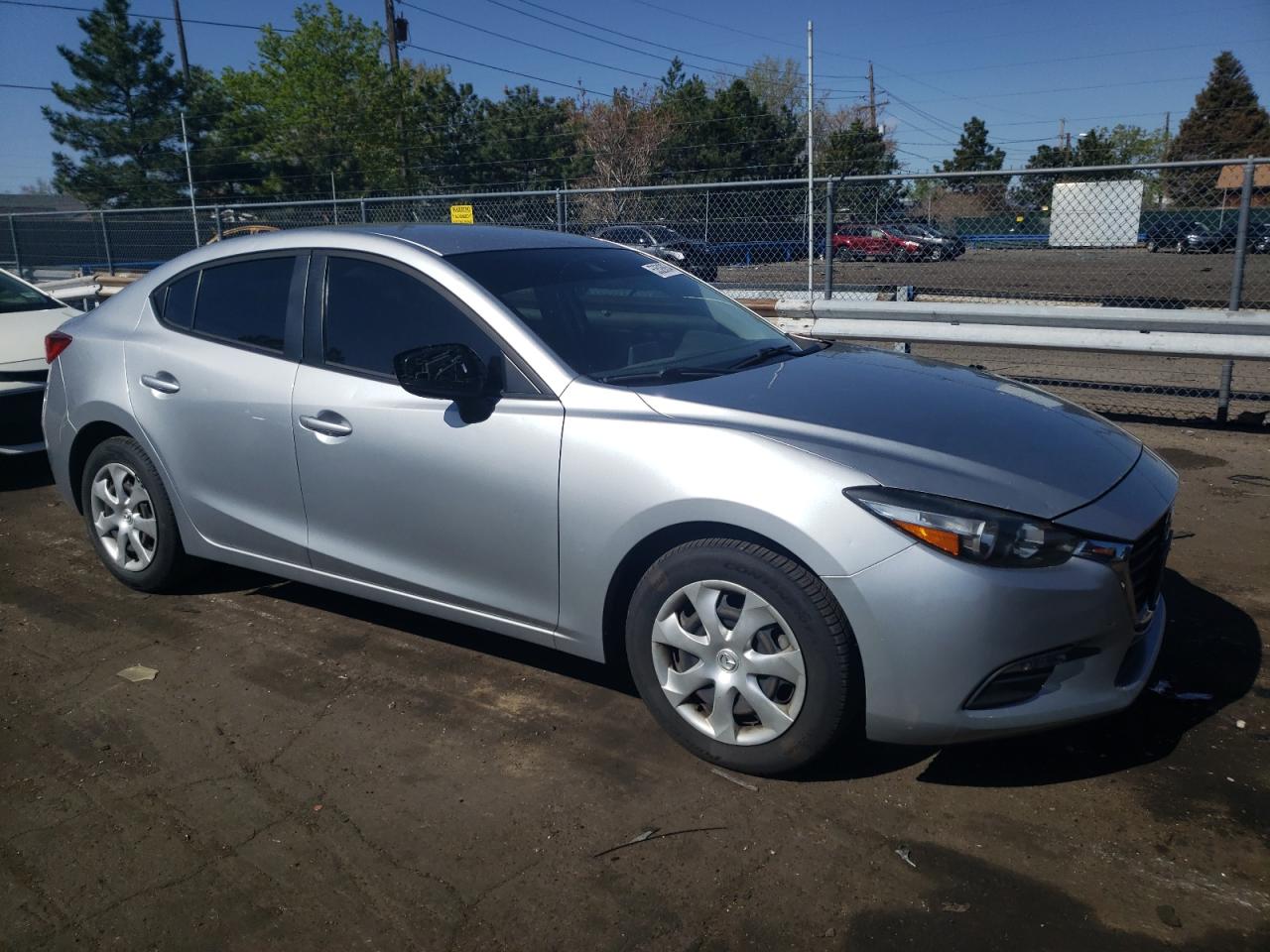 Photo 3 VIN: 3MZBN1U76JM222044 - MAZDA 3 