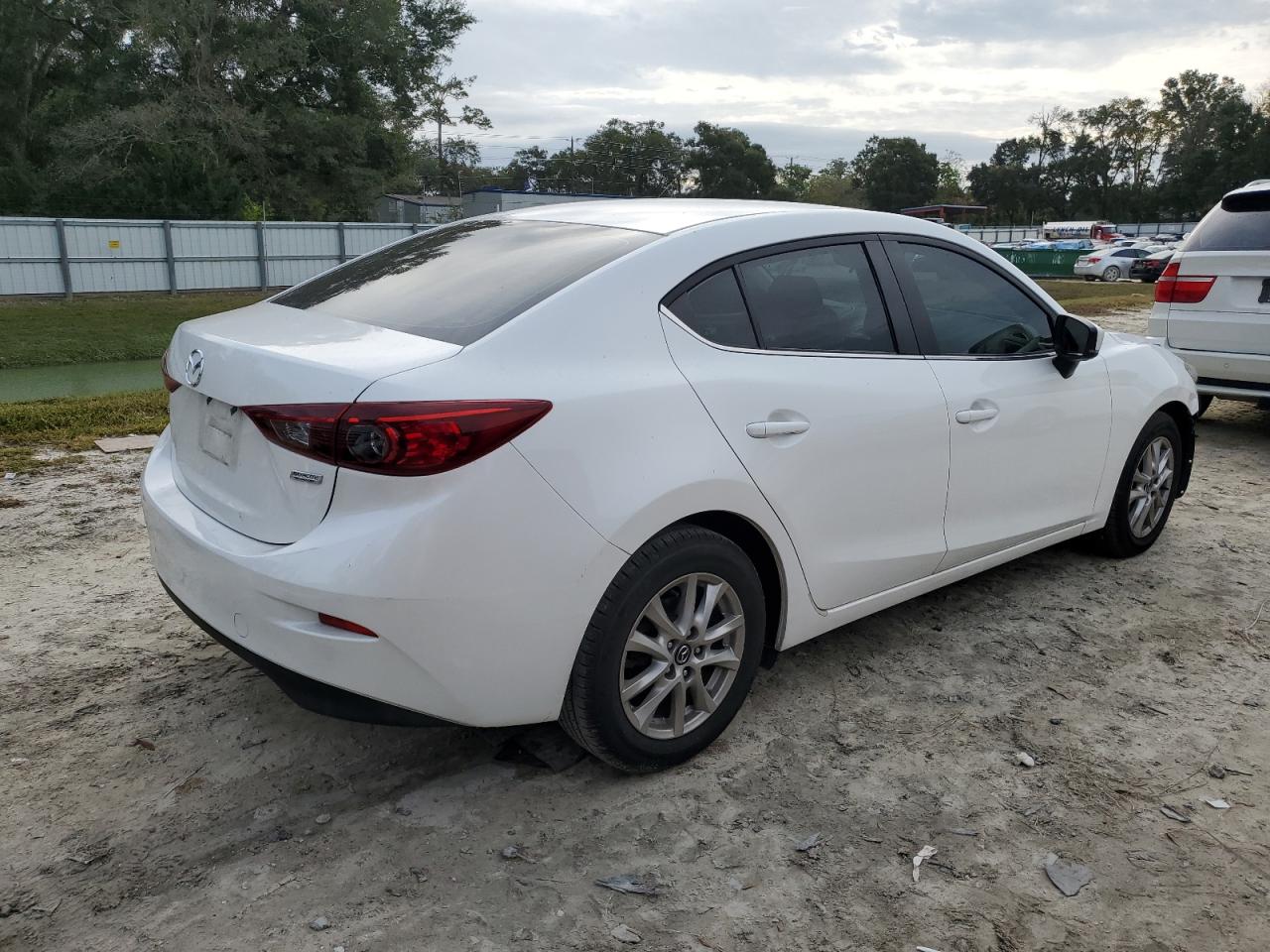 Photo 2 VIN: 3MZBN1U78HM141489 - MAZDA 3 