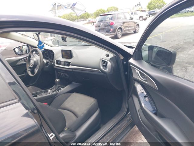 Photo 4 VIN: 3MZBN1U78JM209702 - MAZDA MAZDA3 