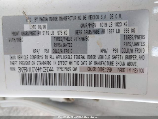 Photo 8 VIN: 3MZBN1U7XHM105044 - MAZDA MAZDA3 