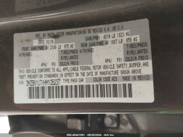 Photo 8 VIN: 3MZBN1U7XHM105237 - MAZDA MAZDA3 