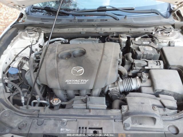 Photo 9 VIN: 3MZBN1U7XHM108395 - MAZDA MAZDA3 