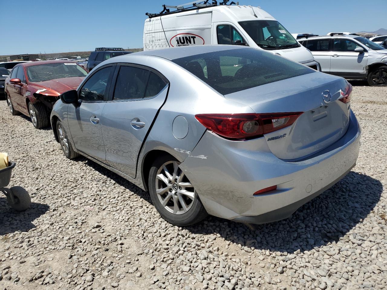 Photo 1 VIN: 3MZBN1U7XHM120109 - MAZDA 3 