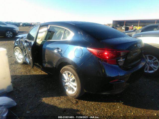 Photo 2 VIN: 3MZBN1U7XJM187864 - MAZDA 3 4-DOOR 