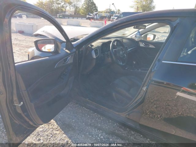 Photo 4 VIN: 3MZBN1V32JM241282 - MAZDA MAZDA3 