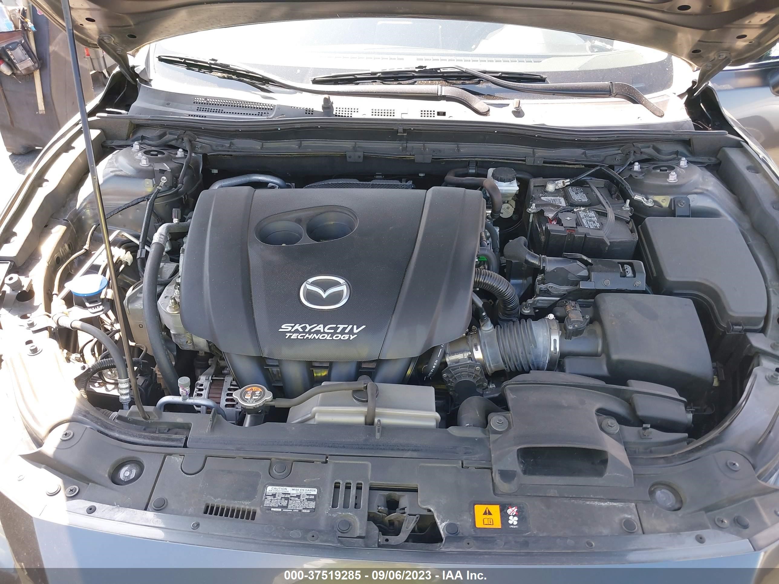 Photo 9 VIN: 3MZBN1V33JM260150 - MAZDA 3 