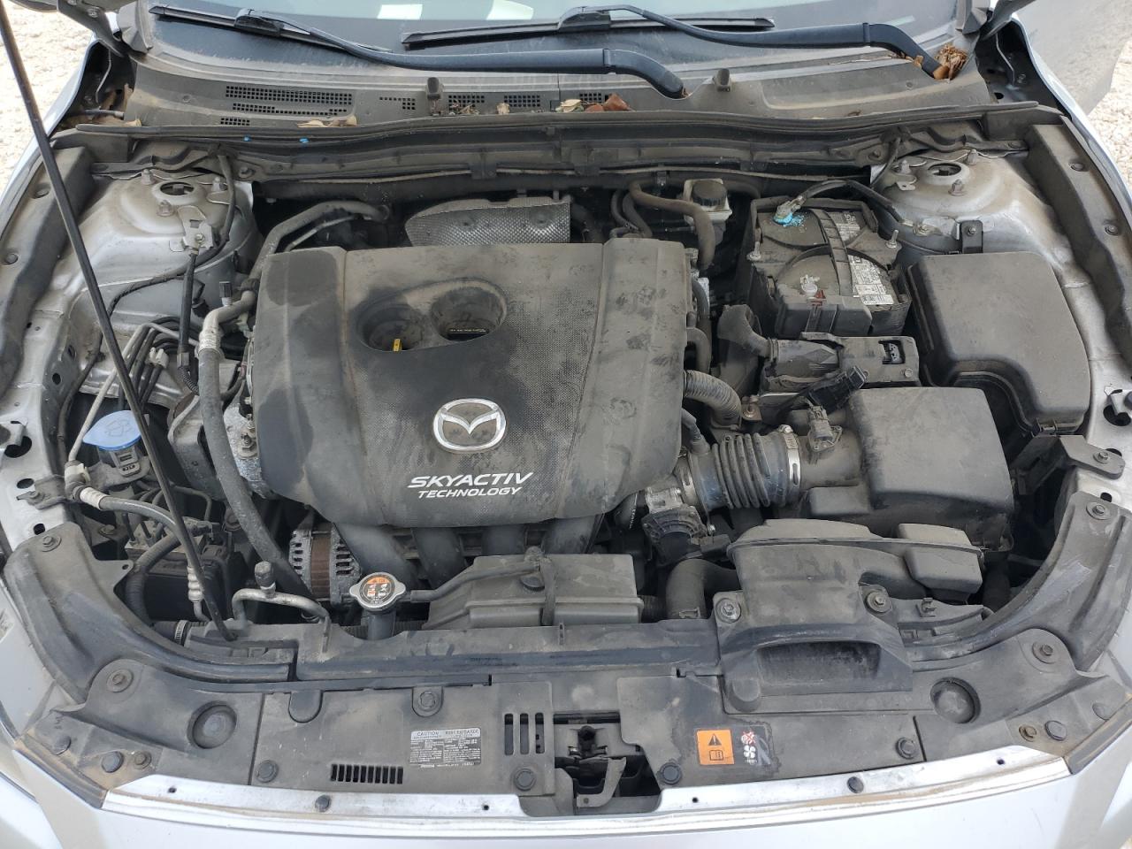 Photo 10 VIN: 3MZBN1V35JM207885 - MAZDA 3 