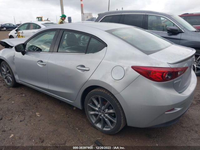 Photo 2 VIN: 3MZBN1V37JM181757 - MAZDA MAZDA3 