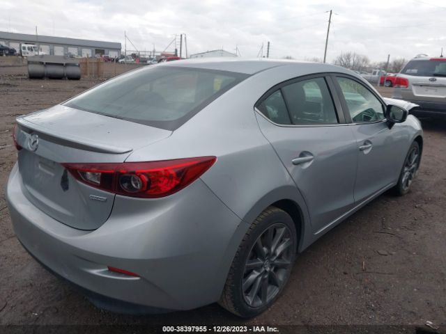 Photo 3 VIN: 3MZBN1V37JM181757 - MAZDA MAZDA3 