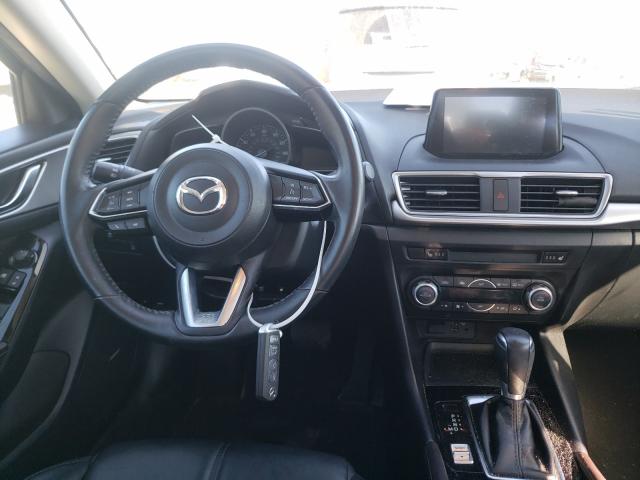 Photo 8 VIN: 3MZBN1V38JM217326 - MAZDA 3 