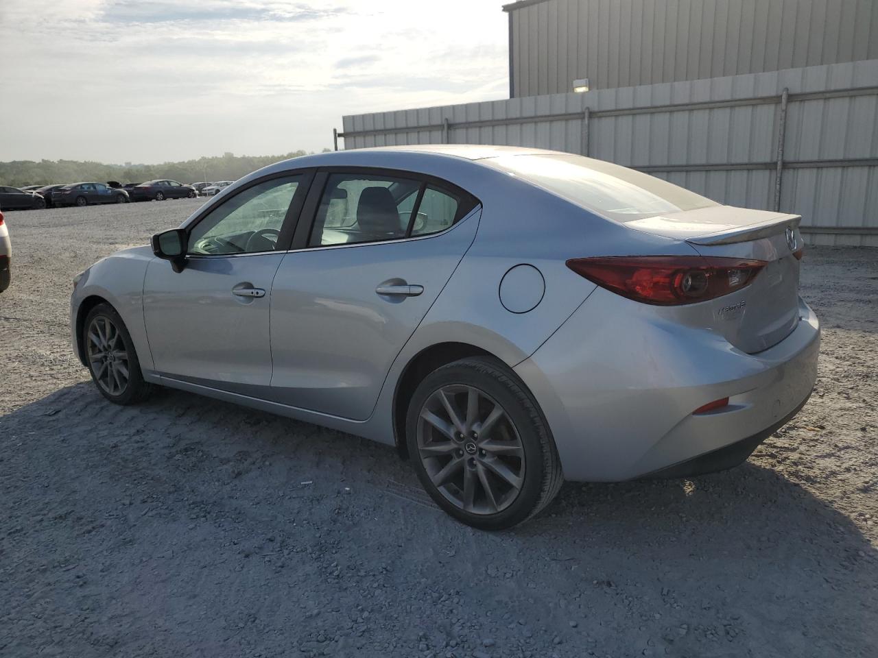 Photo 1 VIN: 3MZBN1V39JM205623 - MAZDA 3 