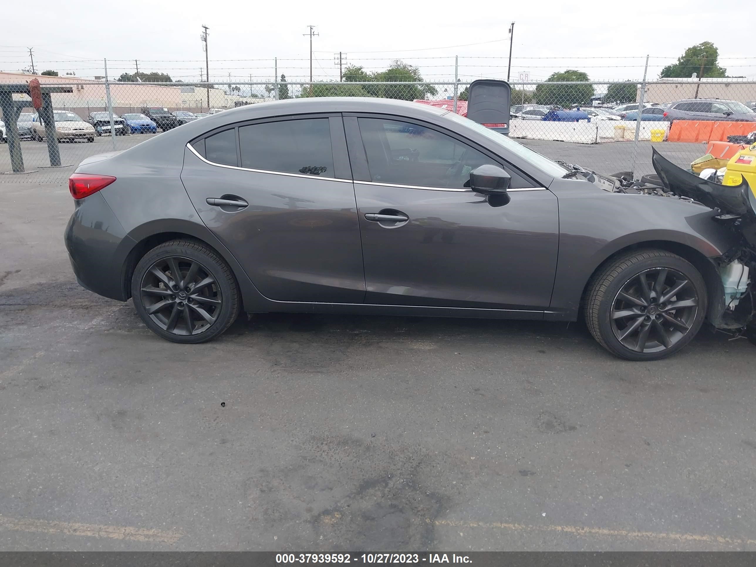 Photo 13 VIN: 3MZBN1V74HM114806 - MAZDA 3 