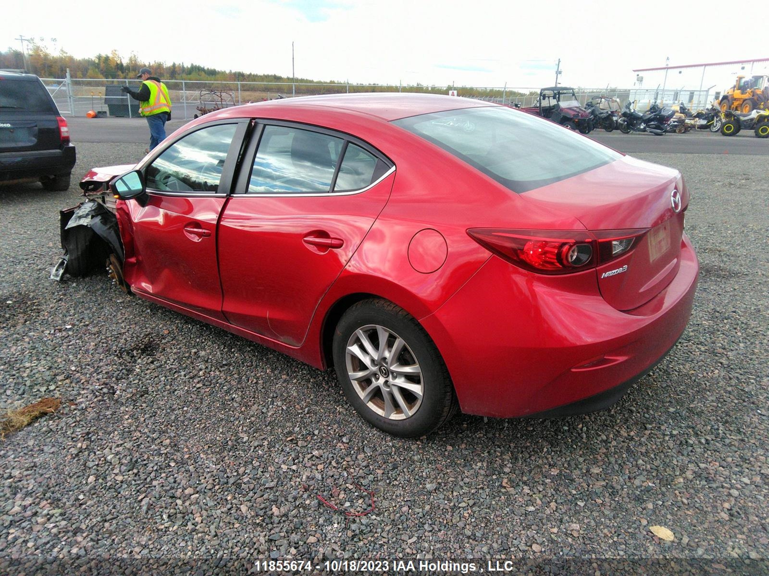 Photo 2 VIN: 3MZBN1V77JM253415 - MAZDA 3 