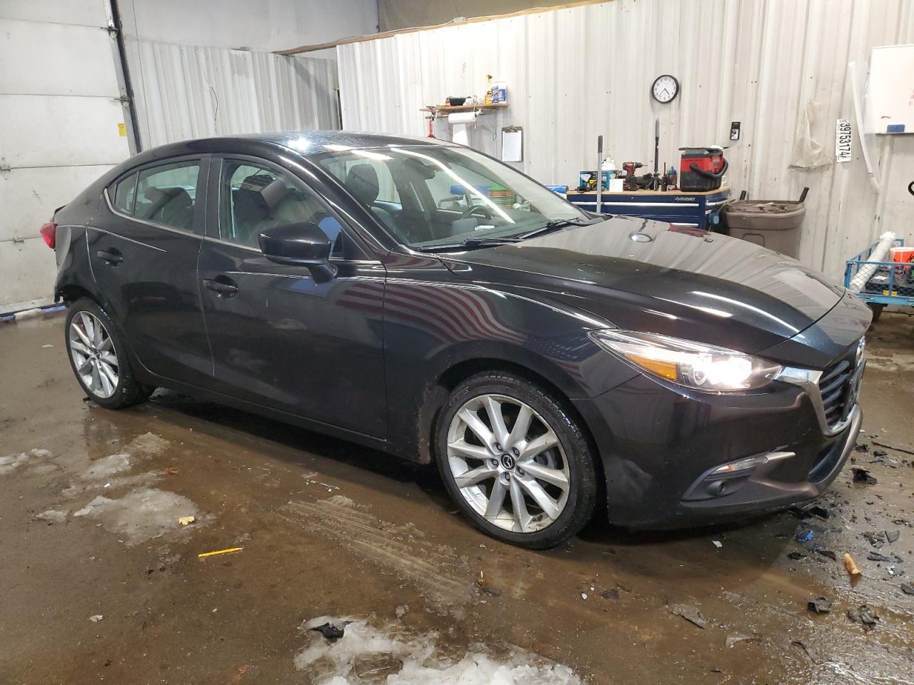 Photo 3 VIN: 3MZBN1V78HM148568 - MAZDA 3 