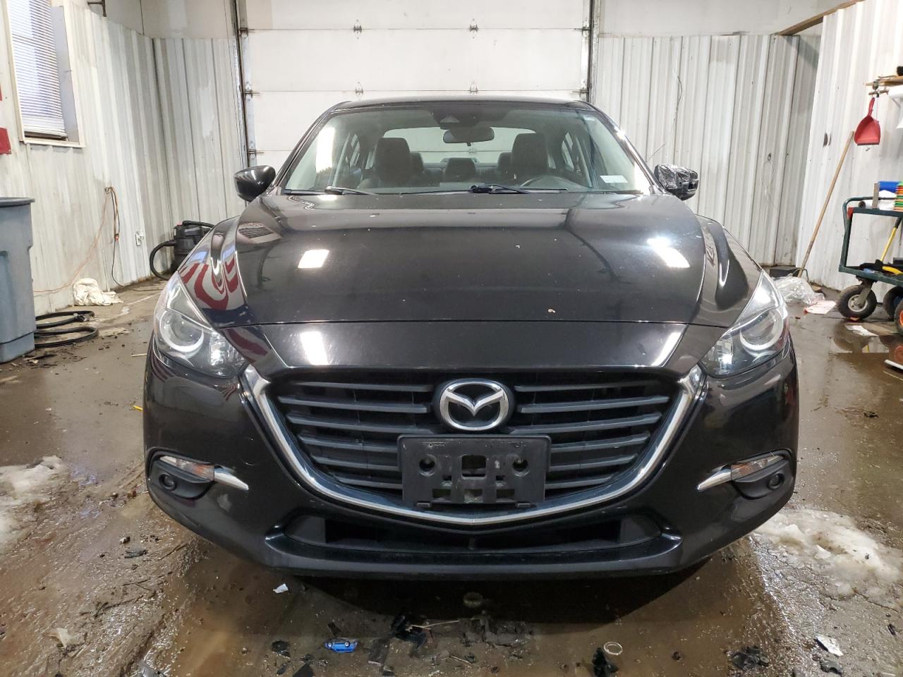 Photo 4 VIN: 3MZBN1V78HM148568 - MAZDA 3 