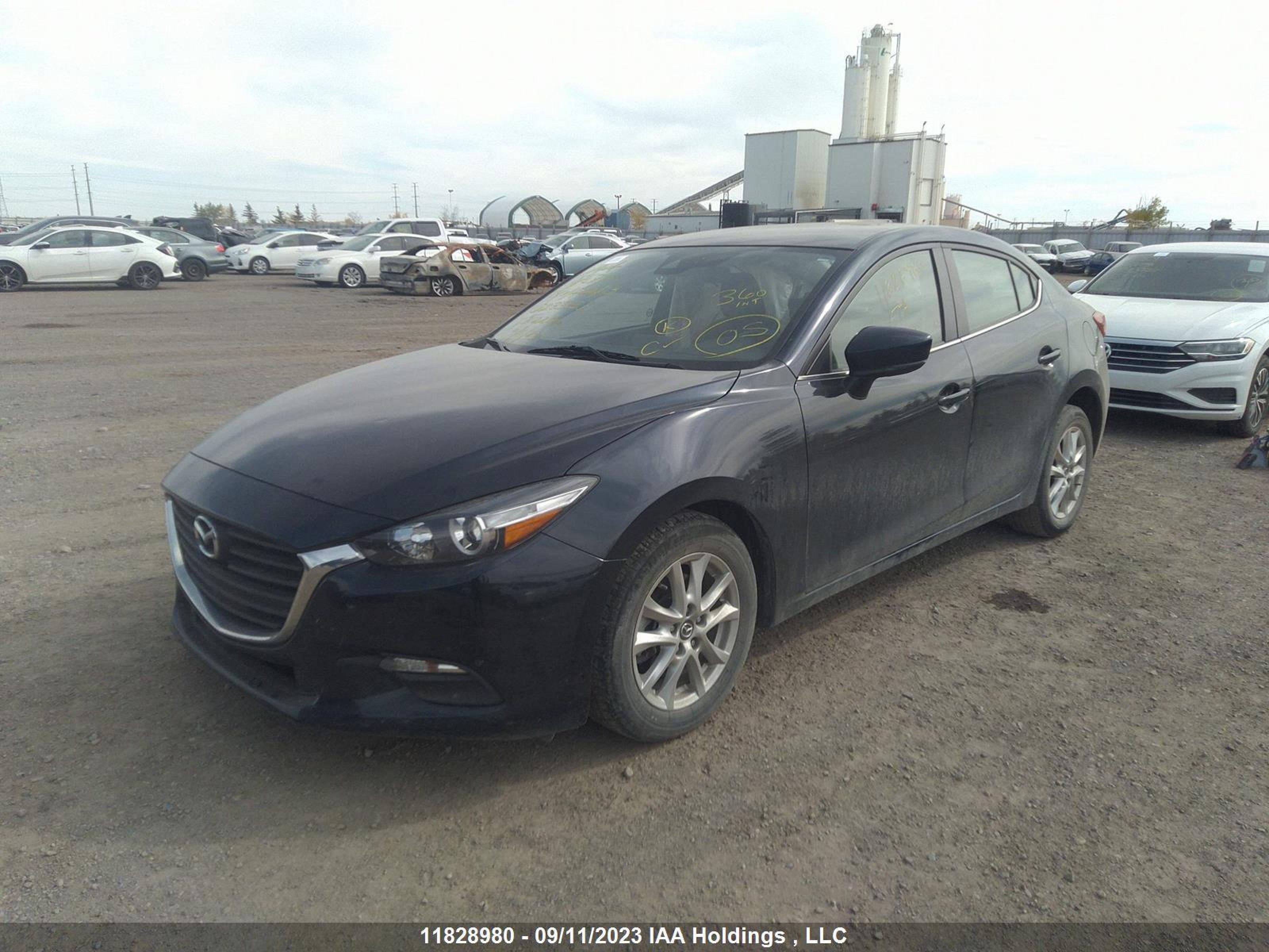 Photo 1 VIN: 3MZBN1V78JM233223 - MAZDA 3 