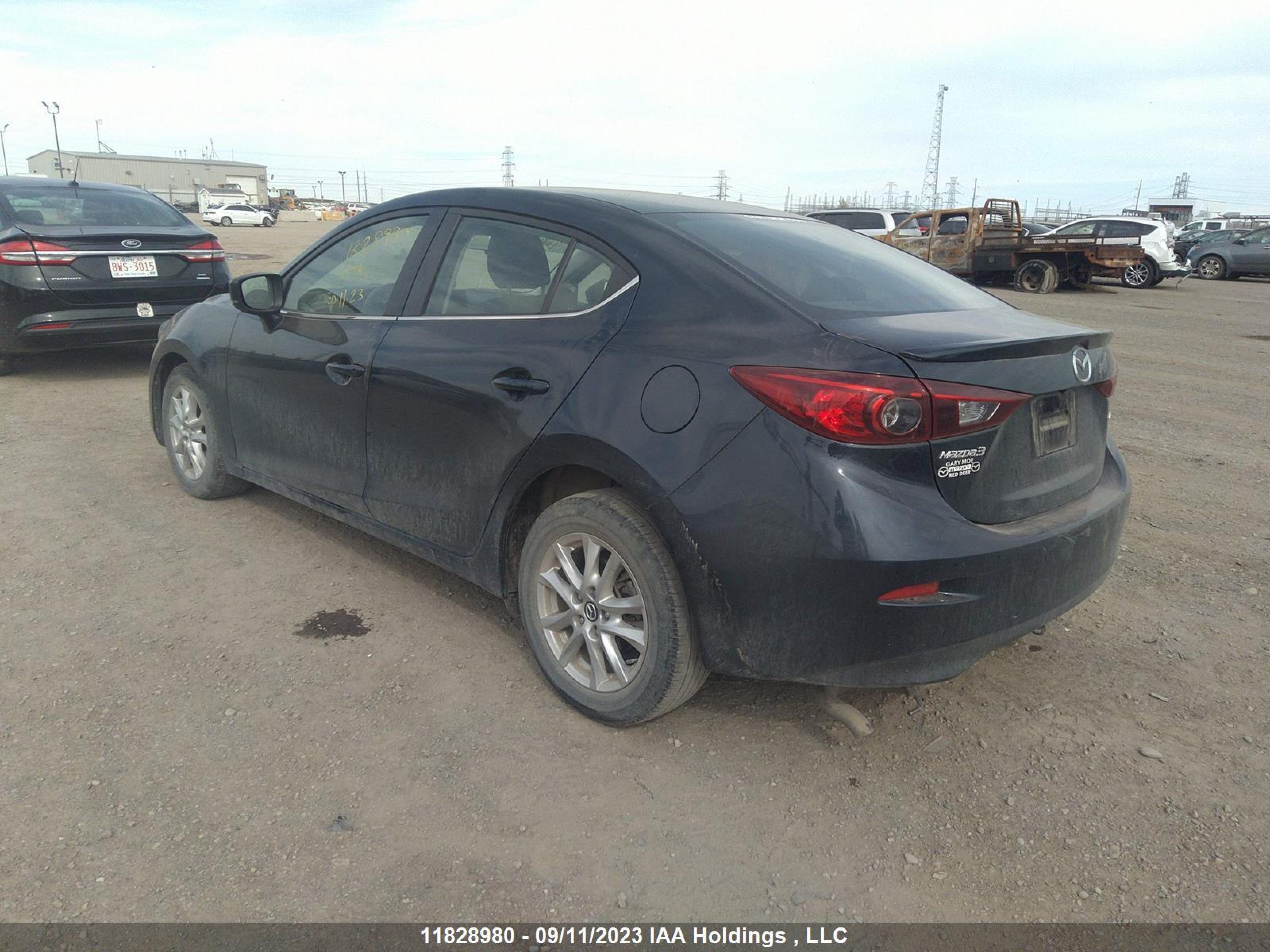 Photo 2 VIN: 3MZBN1V78JM233223 - MAZDA 3 