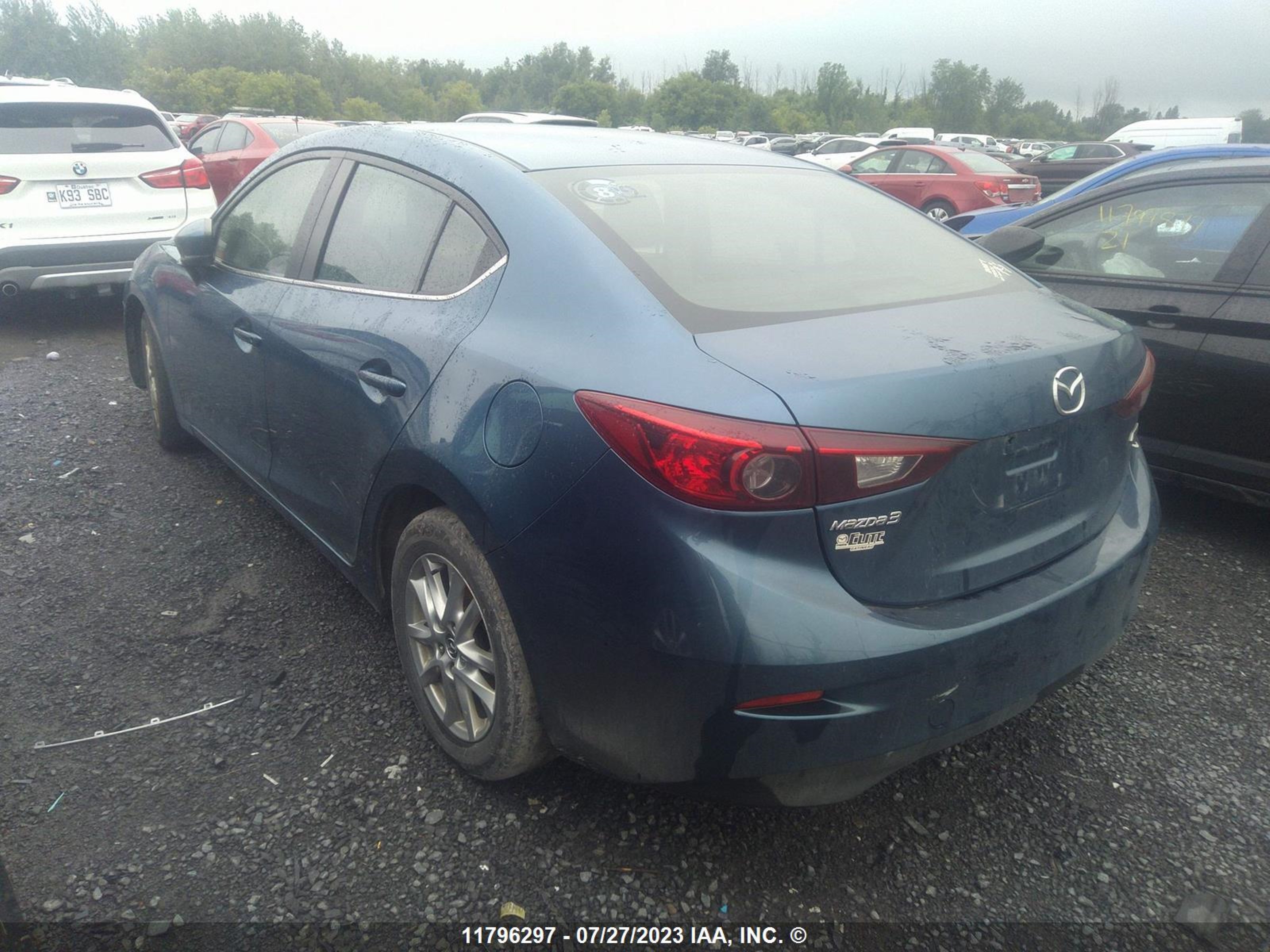 Photo 2 VIN: 3MZBN1V79JM257790 - MAZDA 3 