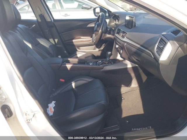 Photo 4 VIN: 3MZBN1V7XHM135529 - MAZDA MAZDA3 