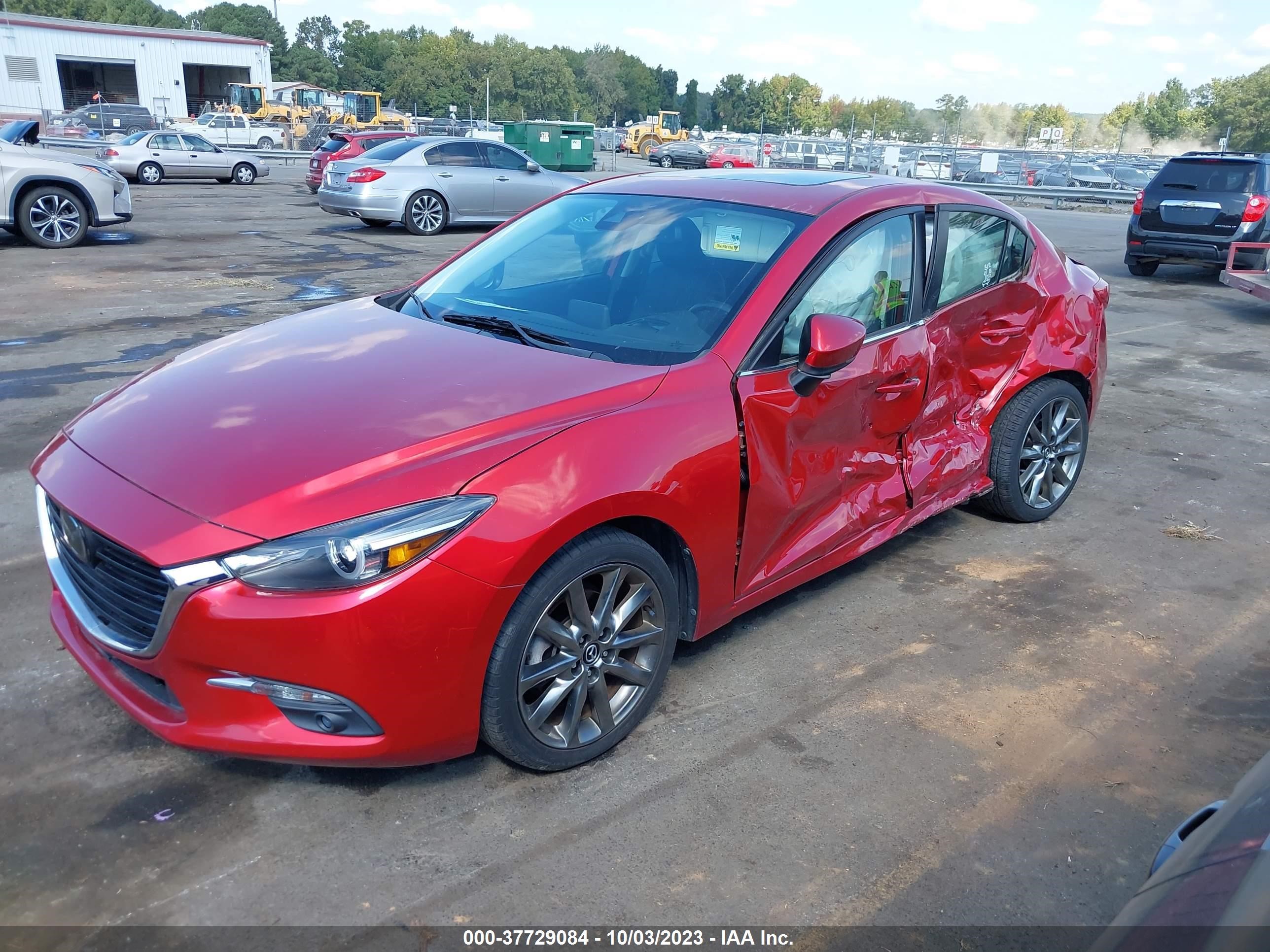 Photo 1 VIN: 3MZBN1W30JM187351 - MAZDA 3 