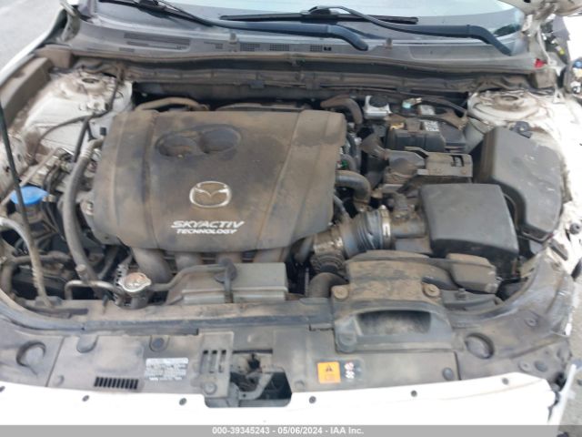 Photo 9 VIN: 3MZBN1W32JM210192 - MAZDA 3 