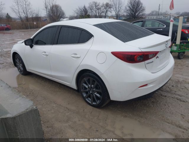 Photo 2 VIN: 3MZBN1W32JM252815 - MAZDA MAZDA3 