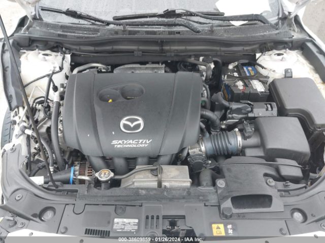 Photo 9 VIN: 3MZBN1W32JM252815 - MAZDA MAZDA3 