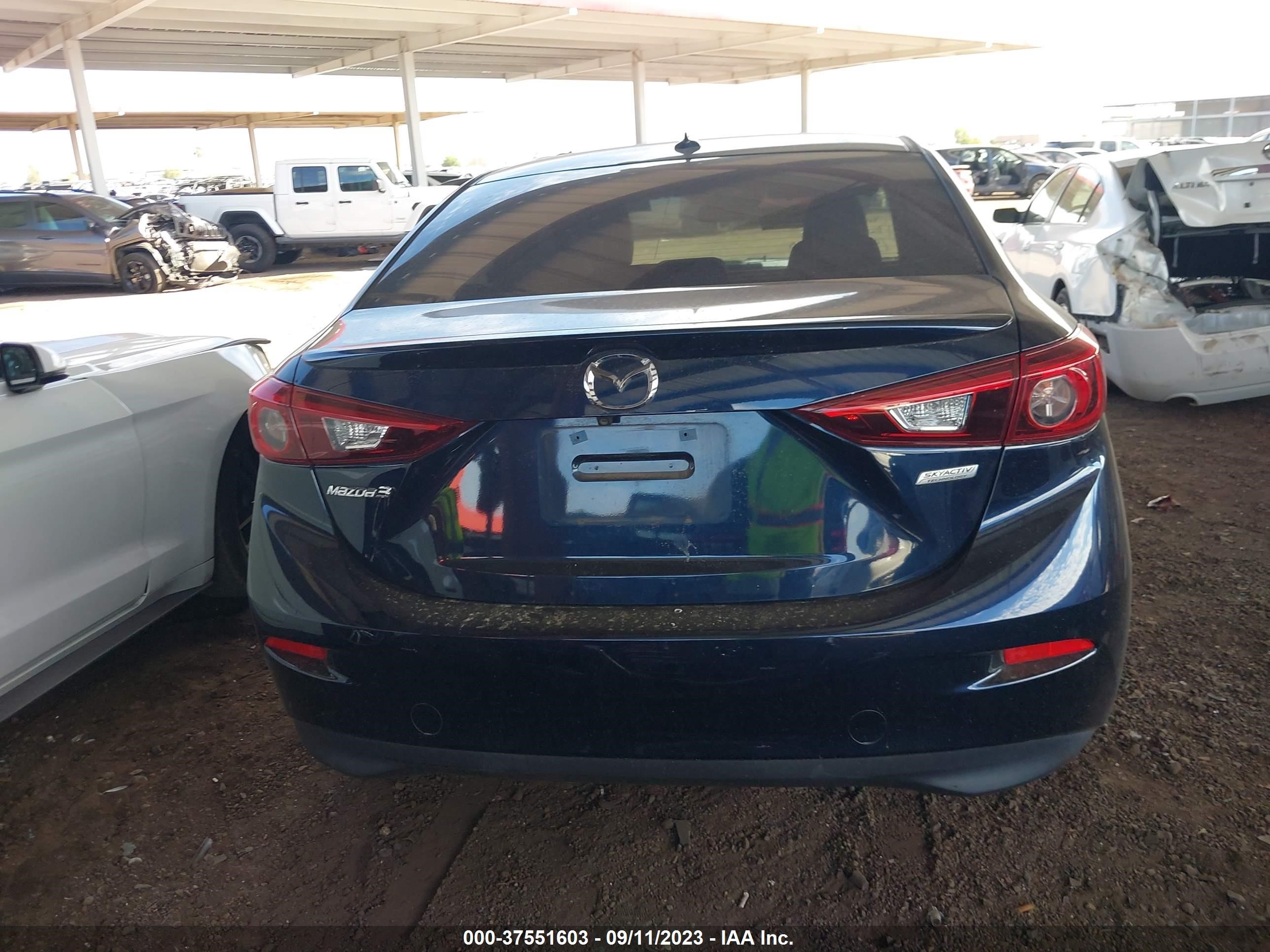 Photo 16 VIN: 3MZBN1W35JM204189 - MAZDA 3 