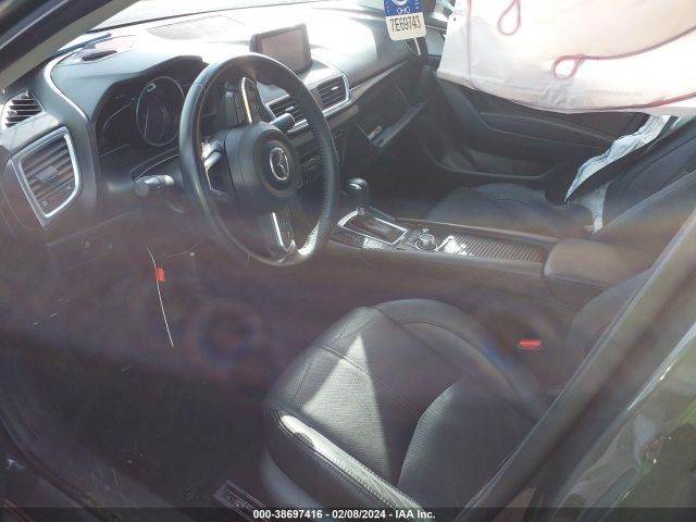 Photo 4 VIN: 3MZBN1W38JM251846 - MAZDA MAZDA3 