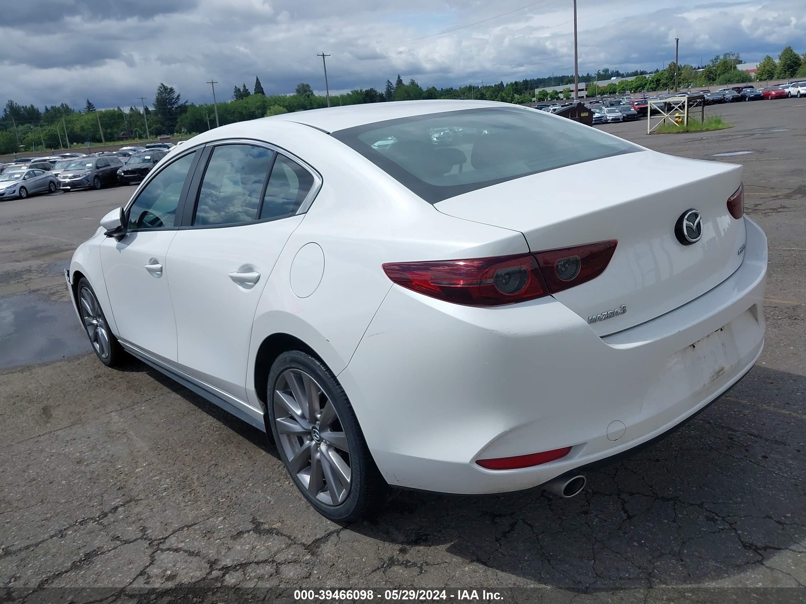 Photo 2 VIN: 3MZBPAAL3KM112582 - MAZDA 3 