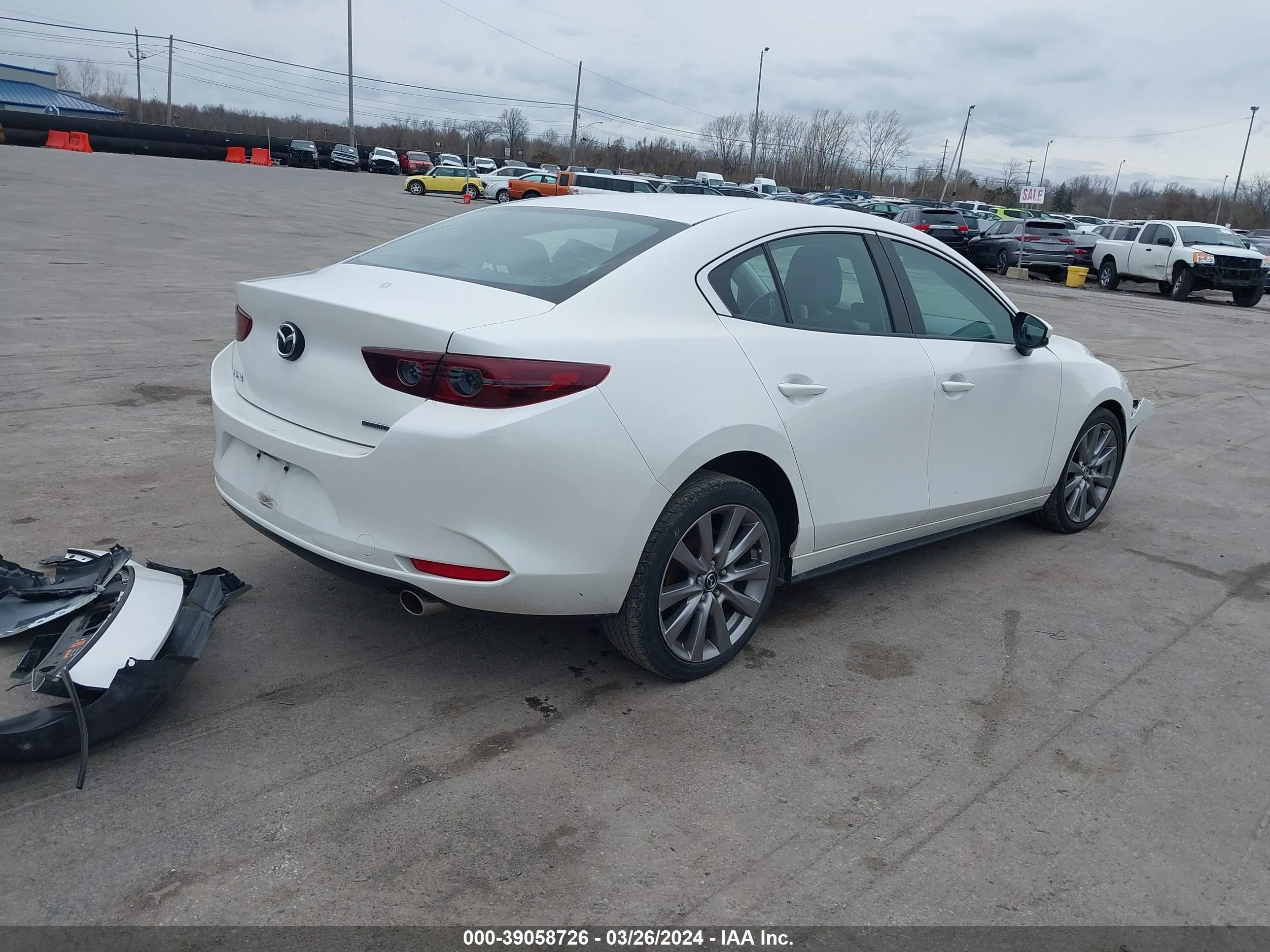 Photo 3 VIN: 3MZBPAAL5KM105925 - MAZDA 3 