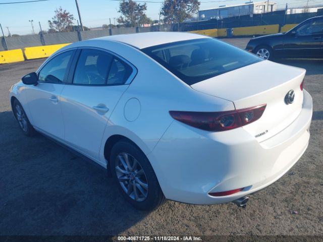 Photo 2 VIN: 3MZBPAAL9MM202113 - MAZDA MAZDA3 