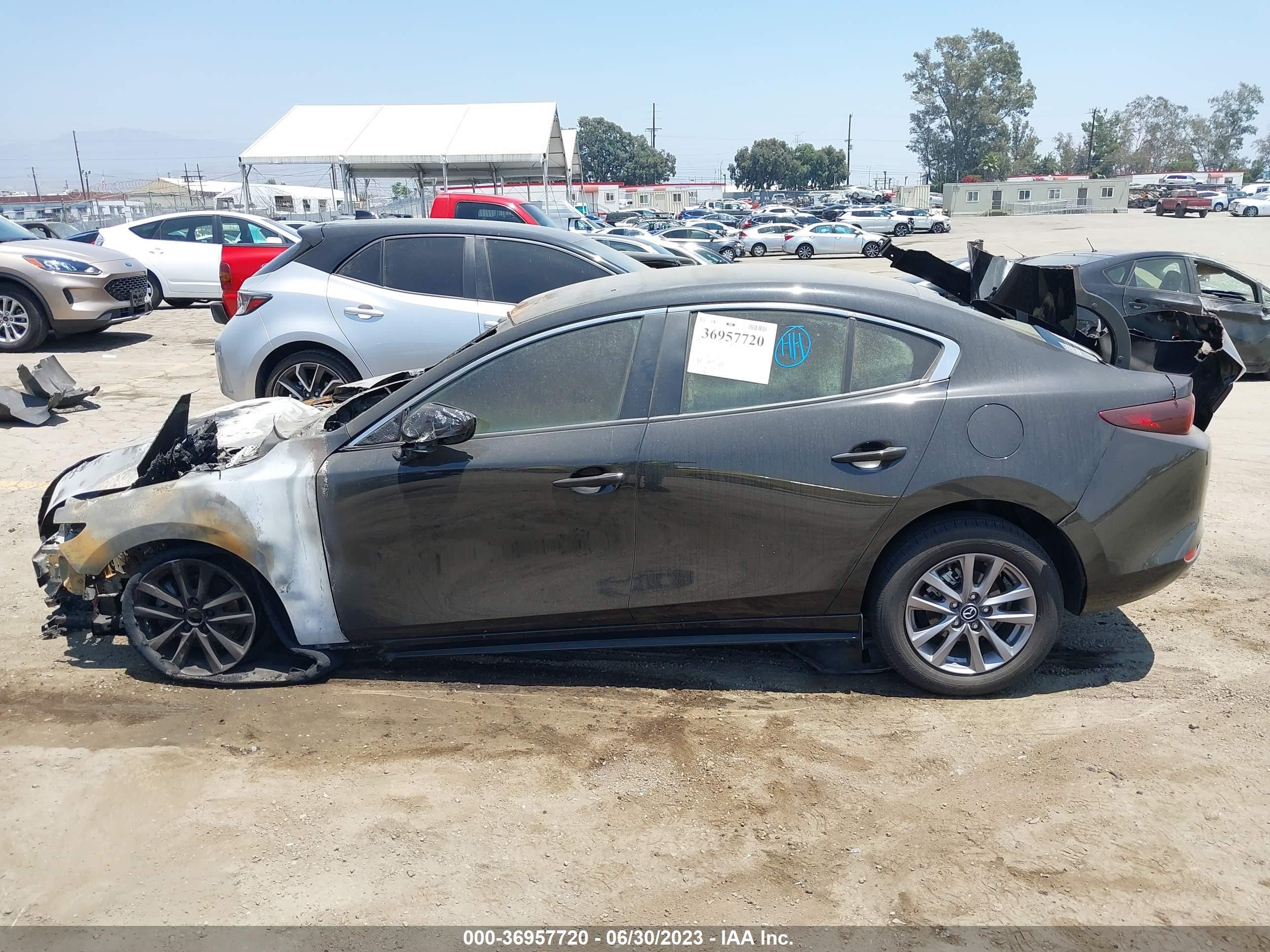 Photo 14 VIN: 3MZBPAALXNM302092 - MAZDA 3 