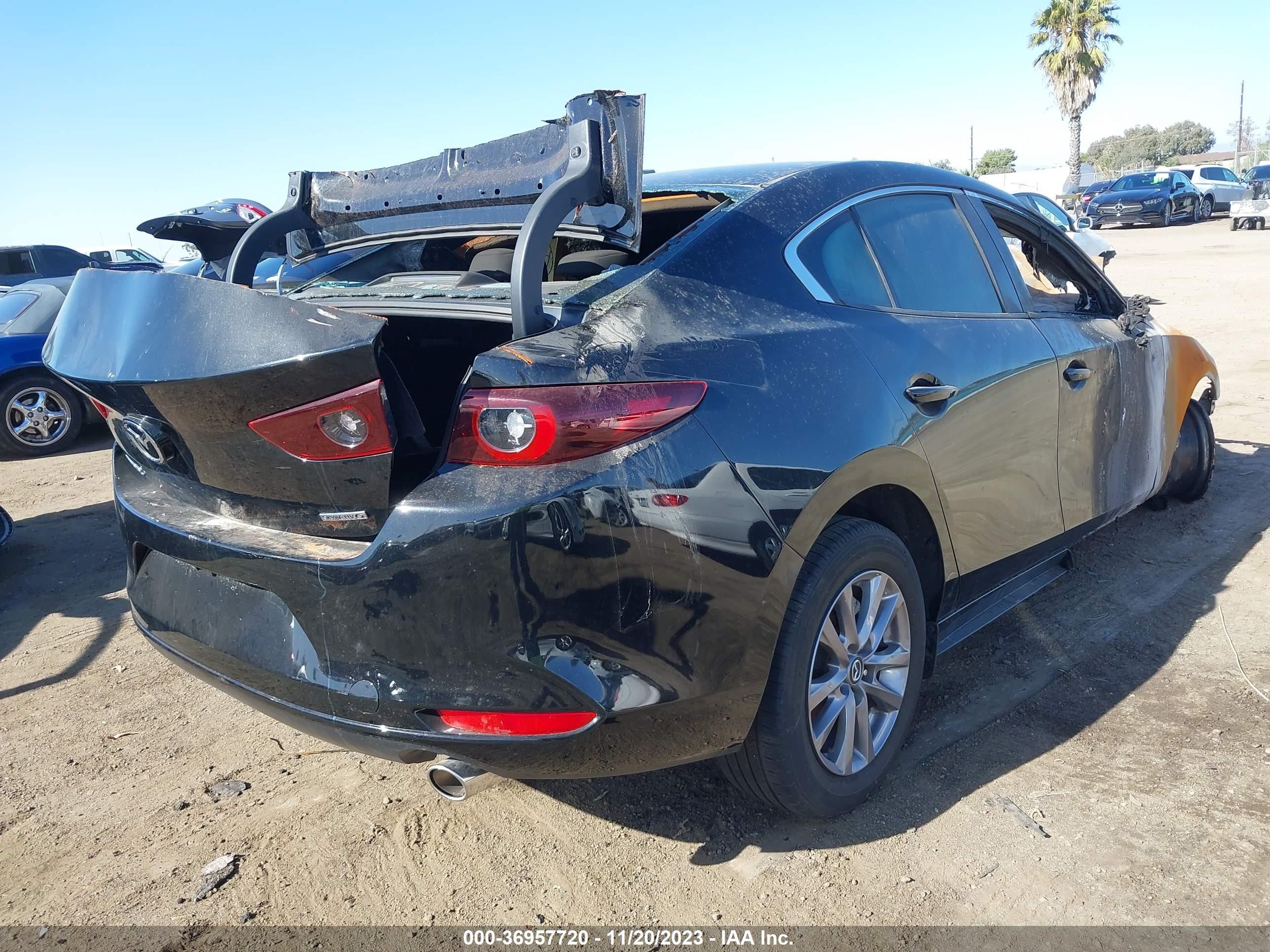 Photo 3 VIN: 3MZBPAALXNM302092 - MAZDA 3 