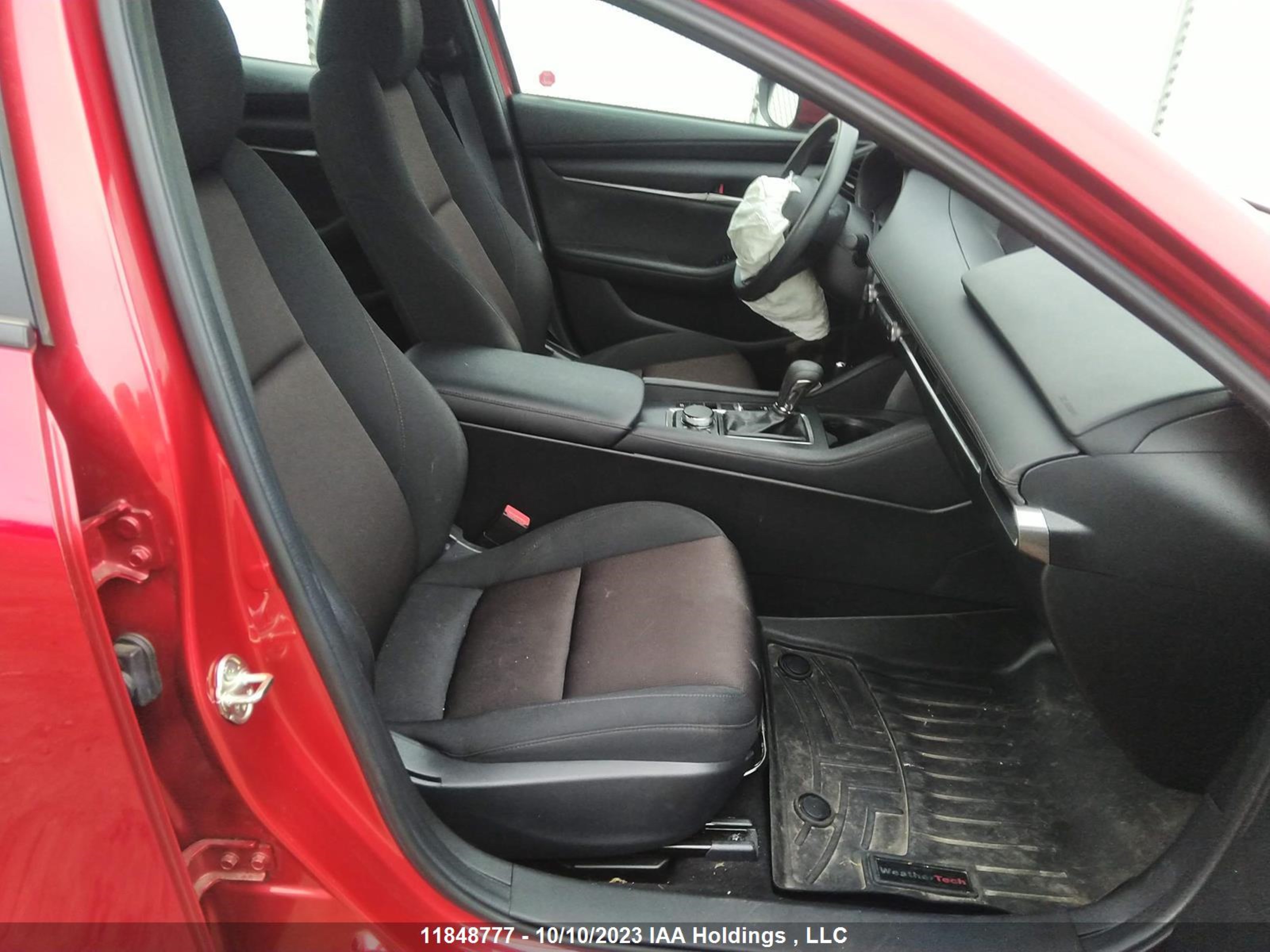 Photo 4 VIN: 3MZBPAB70NM302877 - MAZDA 3 